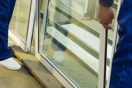 Commercial Glass Repair Technician in Winter Park, FL
